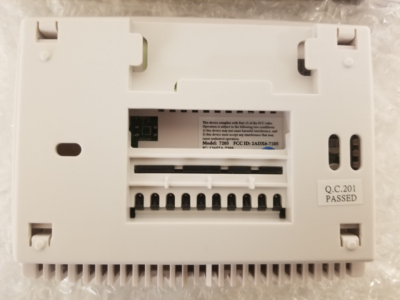 Braeburn 7205 Smart Wi-Fi 7 Day 5-2 or Non Programmable conventional or heat pump Thermostat 3H/2C